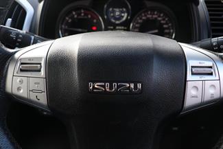 2019 Isuzu MU-X - Thumbnail