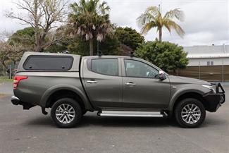 2017 Mitsubishi Triton - Thumbnail