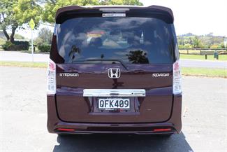 2010 Honda Stepwagon - Thumbnail