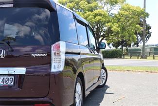 2010 Honda Stepwagon - Thumbnail