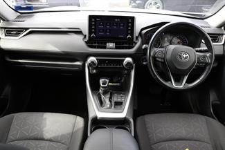 2019 Toyota RAV4 - Thumbnail