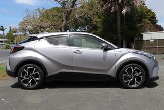 2017 Toyota C-Hr - Thumbnail