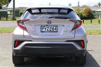 2017 Toyota C-Hr - Thumbnail