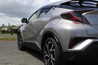 2017 Toyota C-Hr - Thumbnail