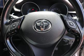 2017 Toyota C-Hr - Thumbnail