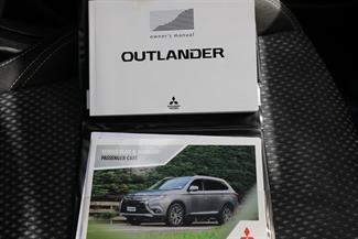 2019 Mitsubishi Outlander - Thumbnail