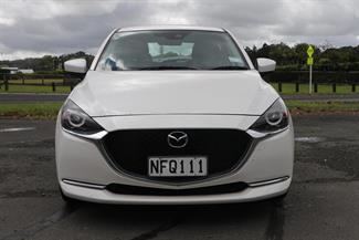 2021 Mazda Mazda2 - Thumbnail