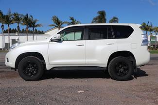 2013 Toyota Landcruiser - Thumbnail