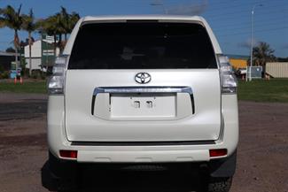 2013 Toyota Landcruiser - Thumbnail