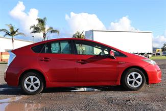 2013 Toyota Prius - Thumbnail