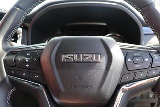 2024 Isuzu MU-X - Thumbnail