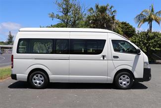 2018 Toyota Hiace - Thumbnail