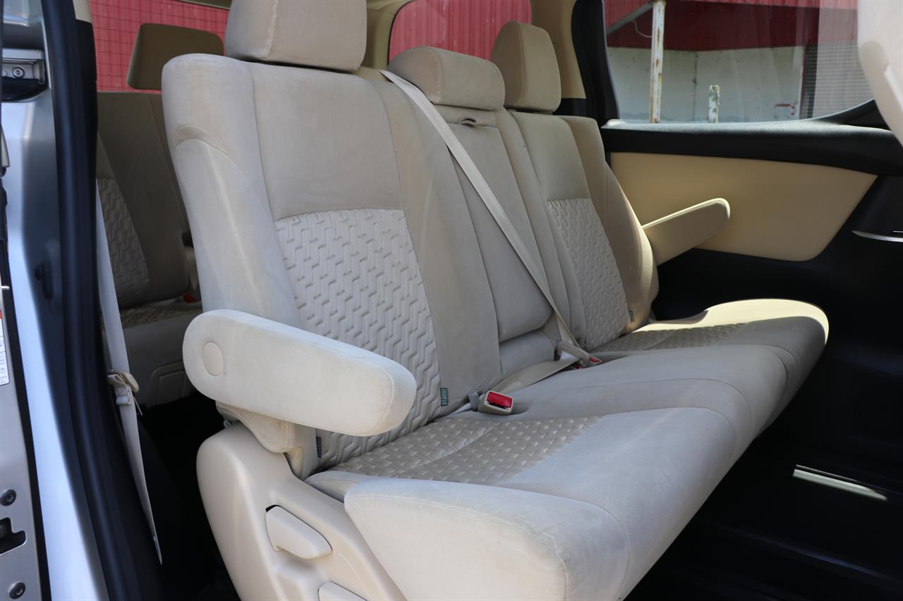 2015 Toyota Vellfire