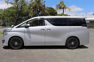 2015 Toyota Vellfire - Thumbnail