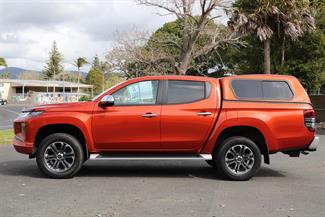 2020 Mitsubishi Triton - Thumbnail