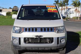 2013 Mitsubishi Delica - Thumbnail