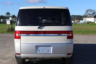 2013 Mitsubishi Delica - Thumbnail