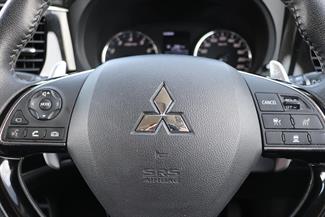 2019 Mitsubishi Outlander - Thumbnail