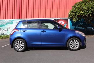 2017 Suzuki Swift - Thumbnail